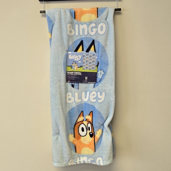Bluey and Bingo Plush Throw Blanket - Picture 2 of 6